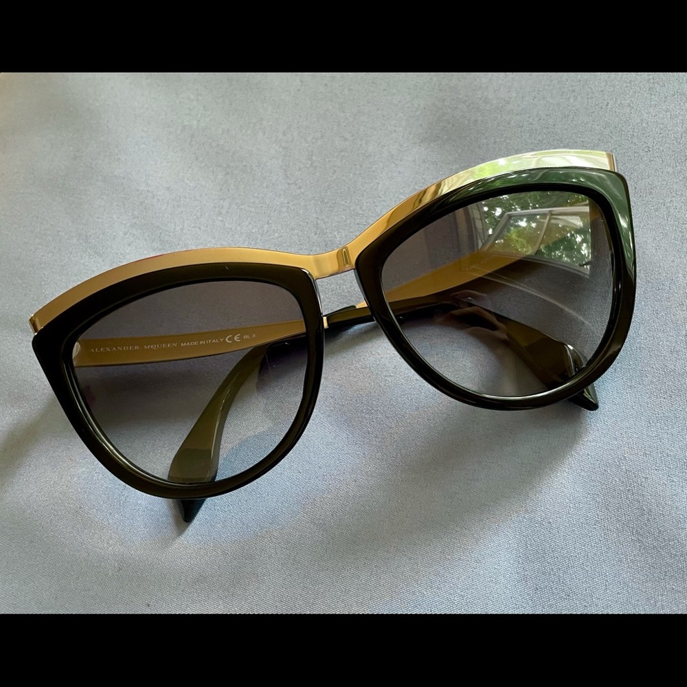 Authentic Alexander McQueen sunglasses NWOT